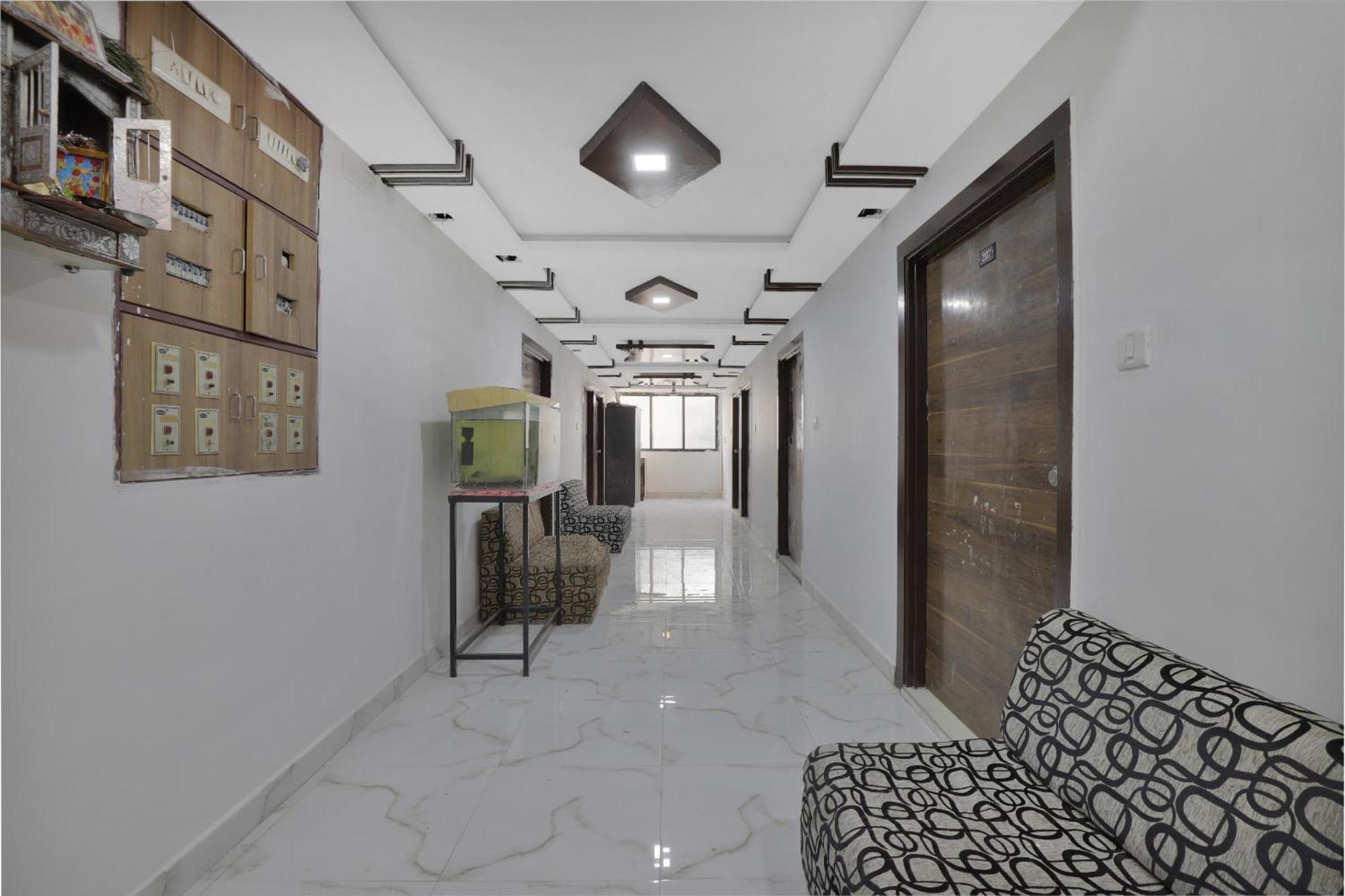 Hotel O Rudra Palace Ахмедабад Екстериор снимка